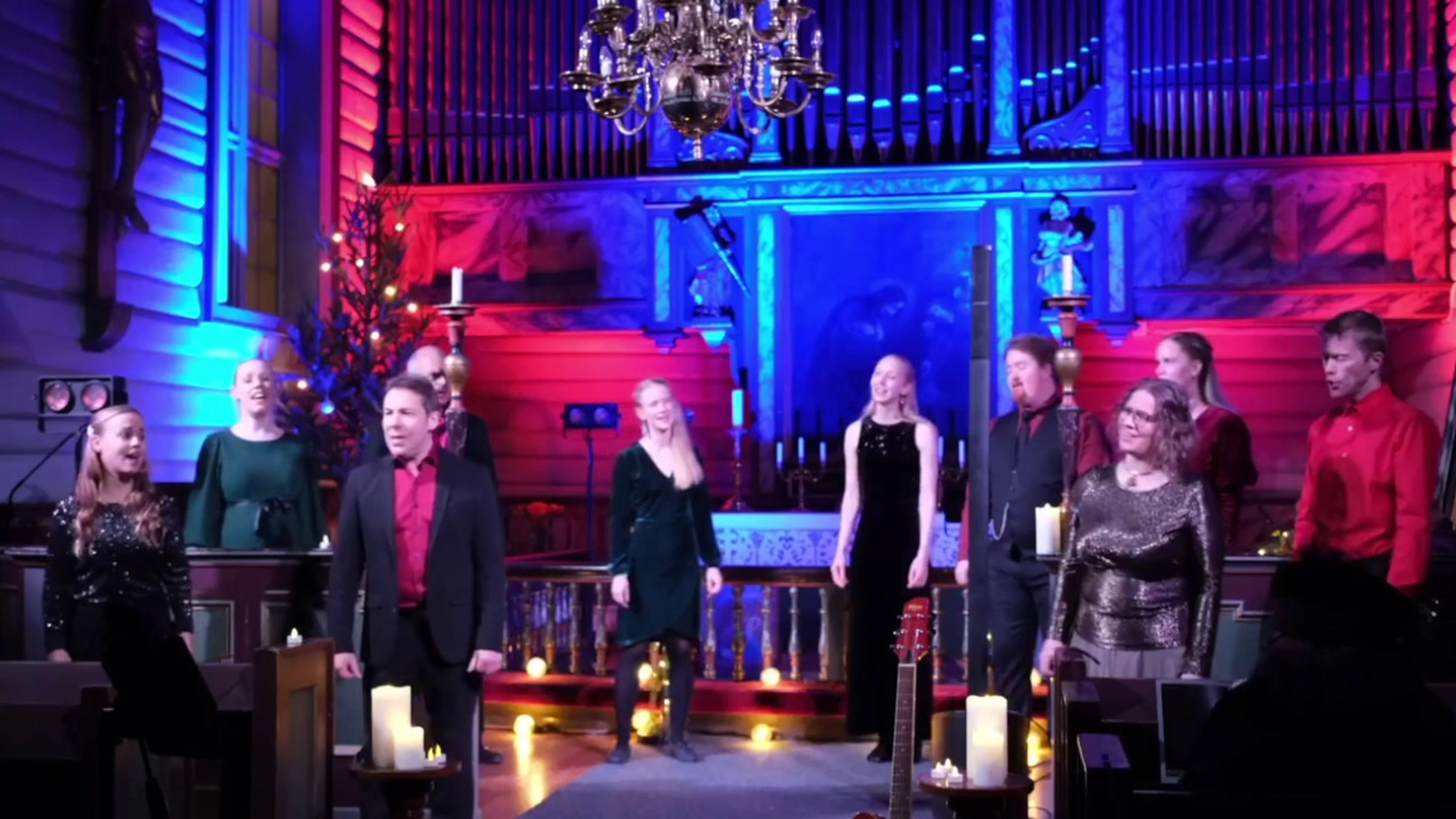 Klokkene kallar Bakke kirke